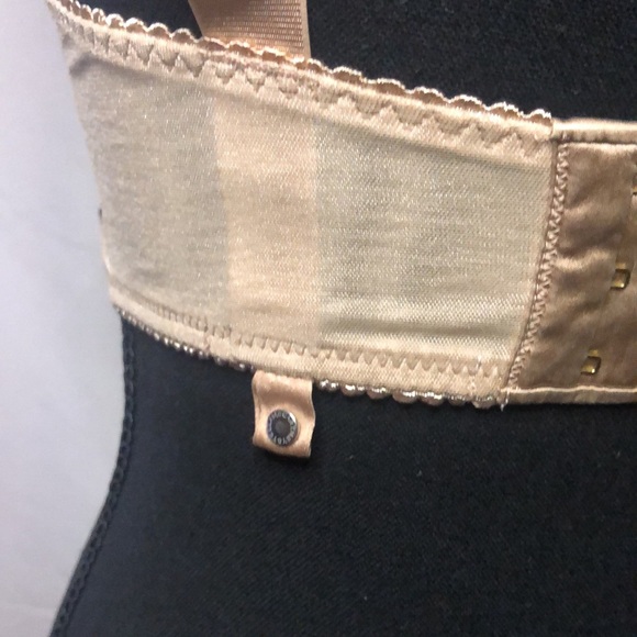 STELLA MCCARTNEY bronze color bra with studs. Soft pad w/ underwire. Size 36 C. - Picture 9 of 13